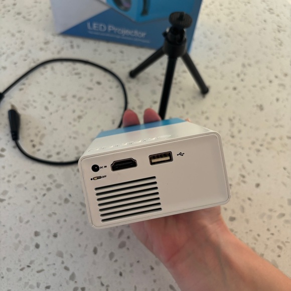 Viral Mini Projector in Blue - BRAND NEW - Picture 6 of 9